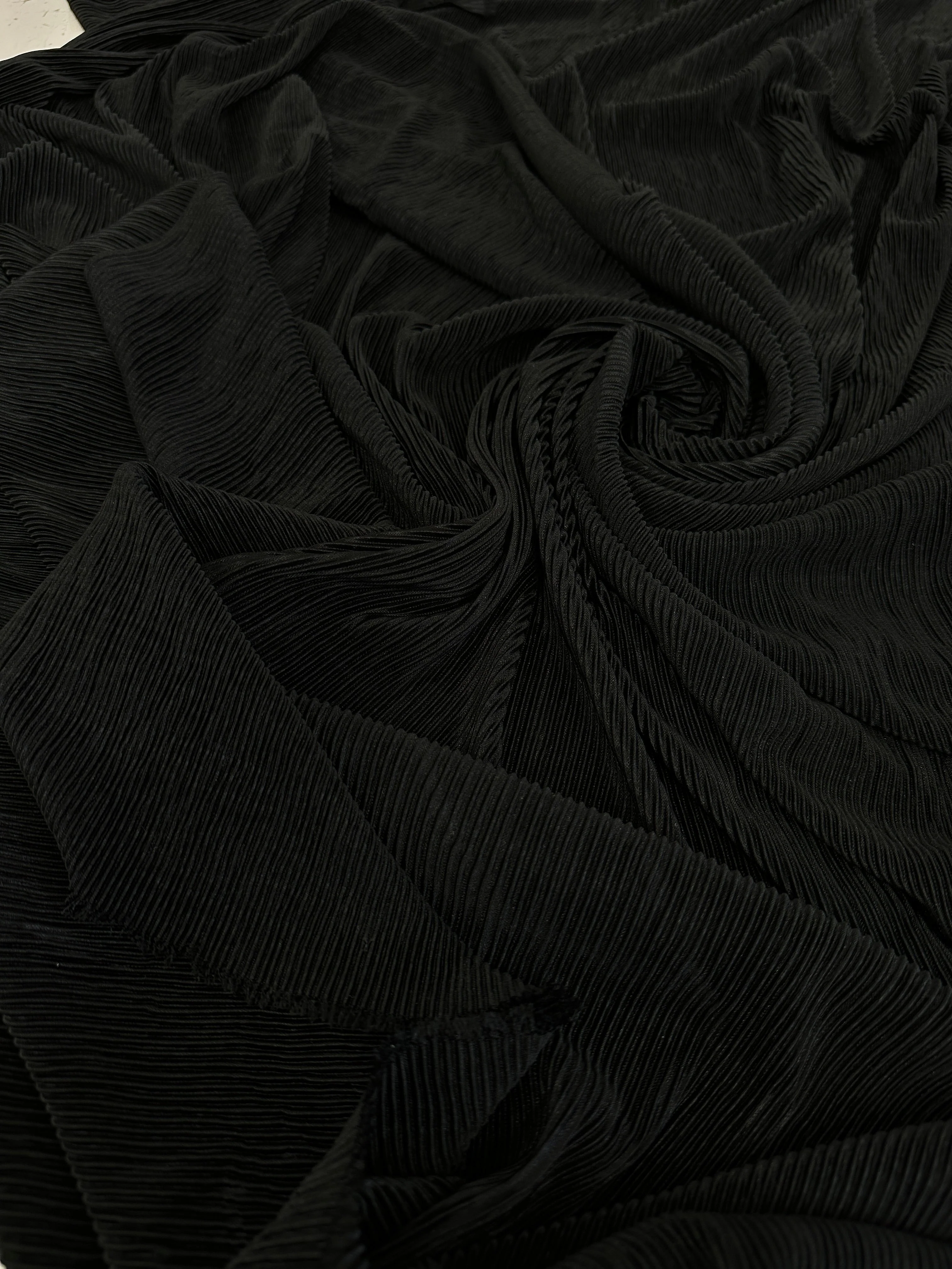 Black Pleated Knit - Image 12