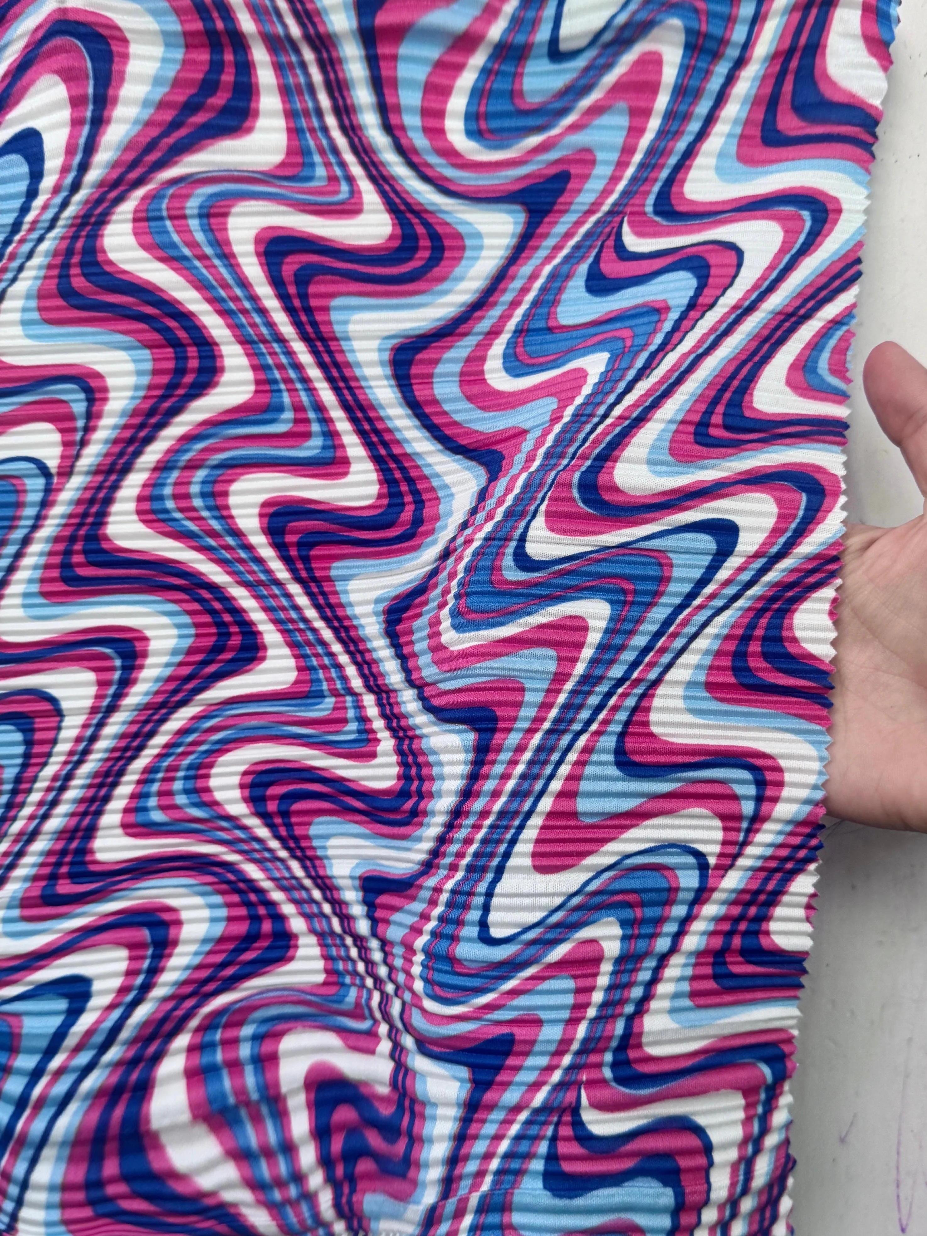 Blue Pink Wave Print Pleated Knit - Image 2